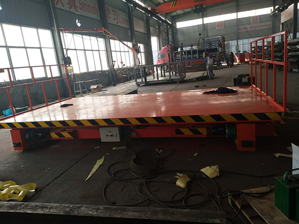 低壓供式電動(dòng)平板車(chē)